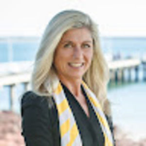 Meet your Posher, Yvette